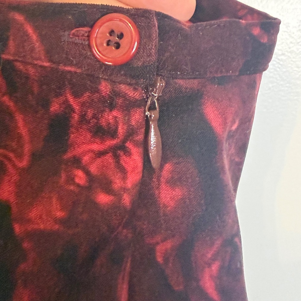 Vintage 90s Romantic Whimsigoth Red Black Rose Floral Velvet Midi Skirt 10P - Picture 4 of 5